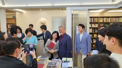 韓国・文在寅元大統領の「ピョンサン書店」開店1200日…累計来店者63万人に迫る