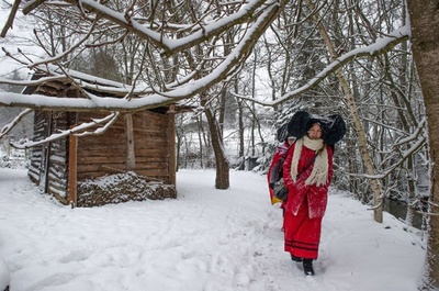 欧州、豪雪で混乱広がる スキー客は歓喜