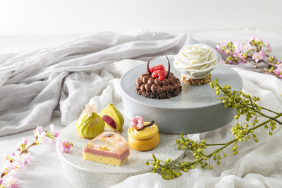 【東京ミッドタウン】ザ・リッツ・カールトン東京考案のメニューが登場！期間限定の屋外ラウンジ<br />「ROKU〈六〉 MIDTOWN BLOSSOM LOUNGE」