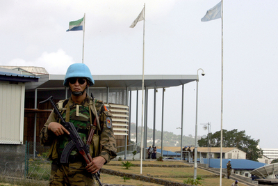 シエラレオネ国際戦犯法廷、「少年兵の強制徴集」で初の有罪判決