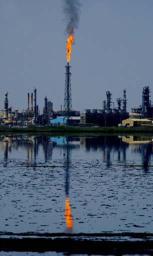 武装勢力の攻勢でイラク石油開発に暗雲、世界市場にも影響