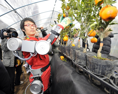 東京農工大の農作業用パワーアシストスーツ