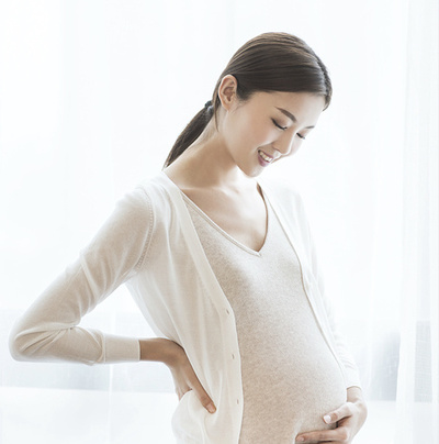 妊娠中の女性に職場変更と給料半減 不服訴えた裁判で勝訴 中国