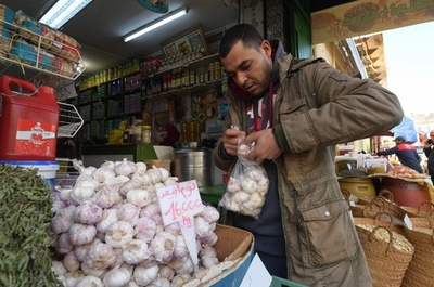 新型コロナにニンニクが効く？ デマでパニック買い発生 チュニジア