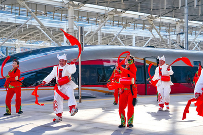 中国高速鉄道 営業距離5万キロ突破