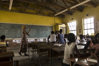小学4年生の8割、読む力に難 南ア