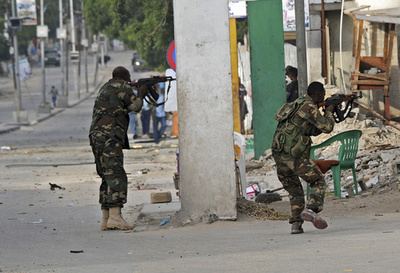 ソマリア首都でホテル襲撃、11人死亡 アルシャバーブが犯行声明