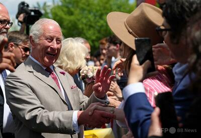 カナダ国民、チャールズ国王を熱烈歓迎 トランプ氏の併合発言に反発後