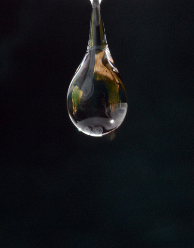 液体に似た性質を持つ新準粒子を固体中で発見、研究