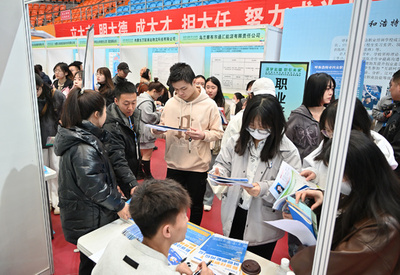 中国・就活シーズン、人材不足の分野に注目