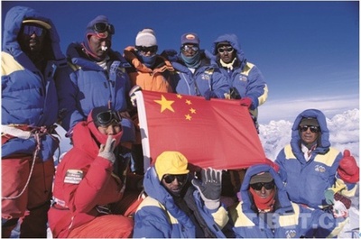 チョモランマの登山記録を塗り替えてきた中国チベット登山チーム