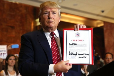 トランプ氏、共和党に忠誠誓う 「党外出馬しない」と誓約書