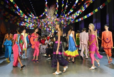 スポーティ＆ハイジュエリーミックスな新作、「プラバル・グルン」19年春夏