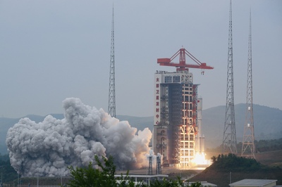 中国、衛星「天絵５号０２組」の打ち上げに成功