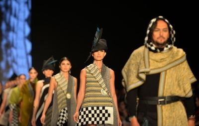コロンビアでファッションウィーク、地元デザイナーらが新作