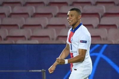 PSGが敵地でバルセロナに4発先勝 エムバペがハット