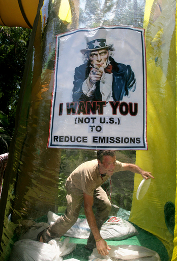 ラッド豪新首相、中国に排出ガス削減で仲介役申し出る