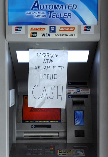 年末の長期休暇でATMがカラに