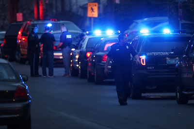 ボストン爆発の容疑者を包囲か、米メディア報道