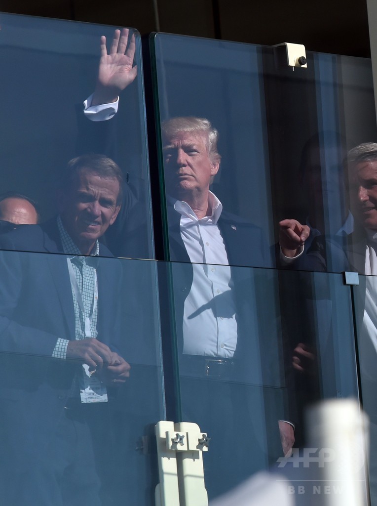 トランプ氏からのトロフィー授与は「感動的」―米国選抜主将