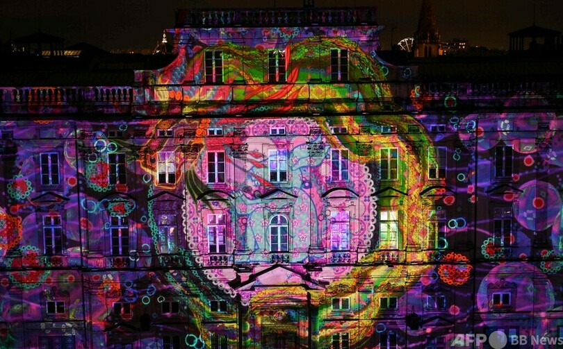 仏リヨンで「光の祭典」 街全体がライトアップ