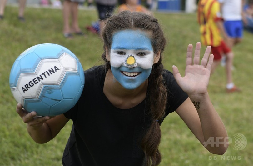 メッシ元気出して 誕生日に等身大ケーキ ロシア ベースキャンプ地 写真11枚 国際ニュース Afpbb News