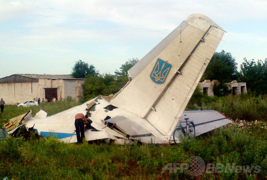 ウクライナ、「ロシアが輸送機を撃墜」と主張 ウクライナ、「ロシアが輸送機を撃墜」と主張