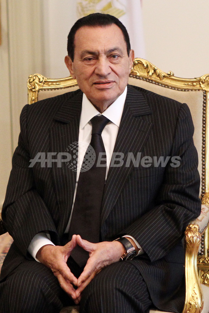 エジプトのムバラク前大統領、事情聴取中に心臓発作 エジプトのムバラク前大統領、事情聴取中に心臓発作