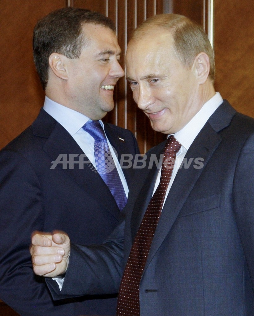 プーチン首相の夏はすでに選挙戦だった?メドベージェフ大統領と確執か ロシア プーチン首相の夏はすでに選挙戦だった?メドベージェフ大統領と確執か ロシア