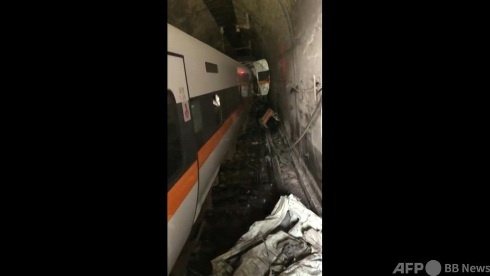動画：台湾で列車脱線、36人死亡か 東部花蓮