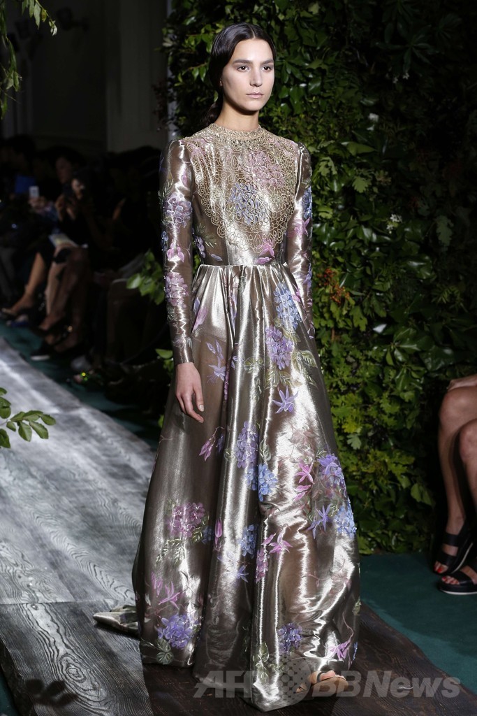 古き良き芸術を現代風にアレンジ、「ヴァレンティノ」14/15年秋冬オートクチュール