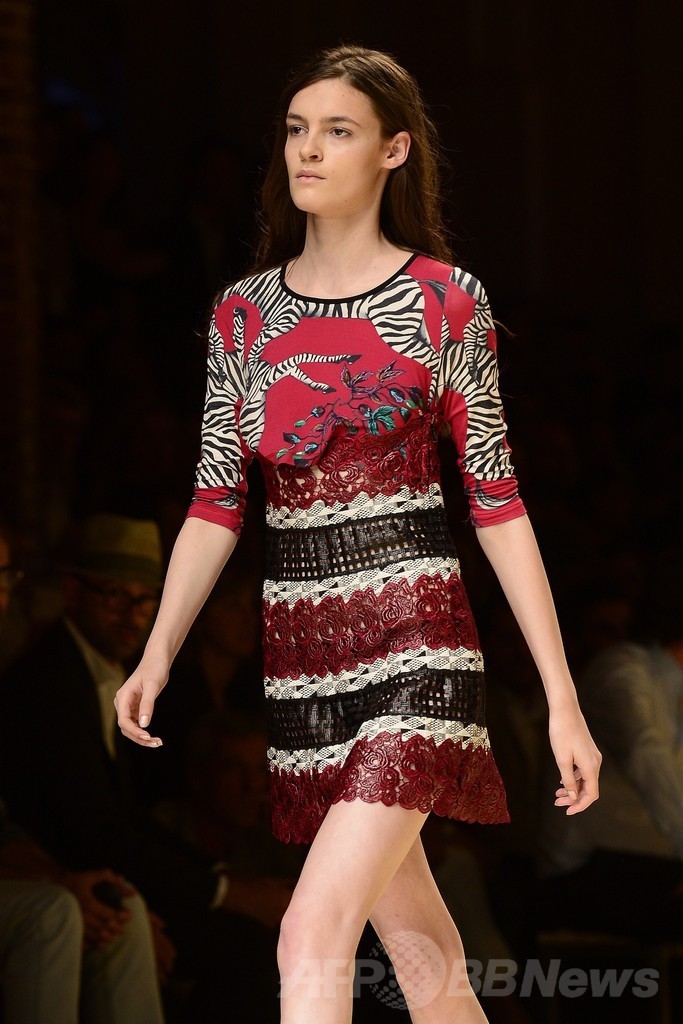 リゾートで着たいアイテムがせいぞろい、「クスト バルセロナ」15年春夏 080 バルセロナで新作発表