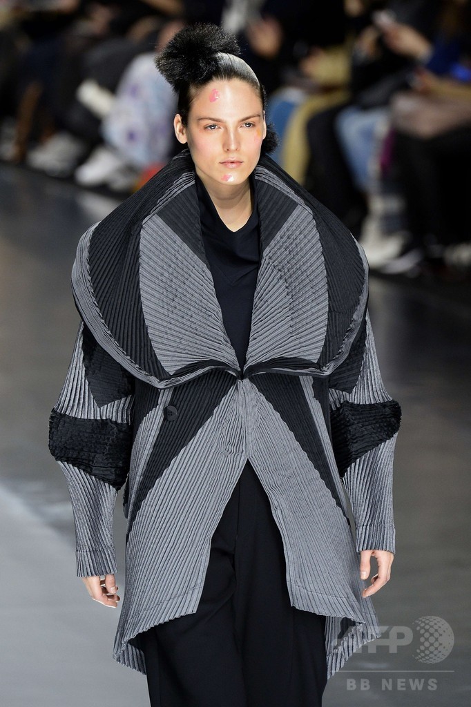 「イッセイ ミヤケ」16/17年秋冬