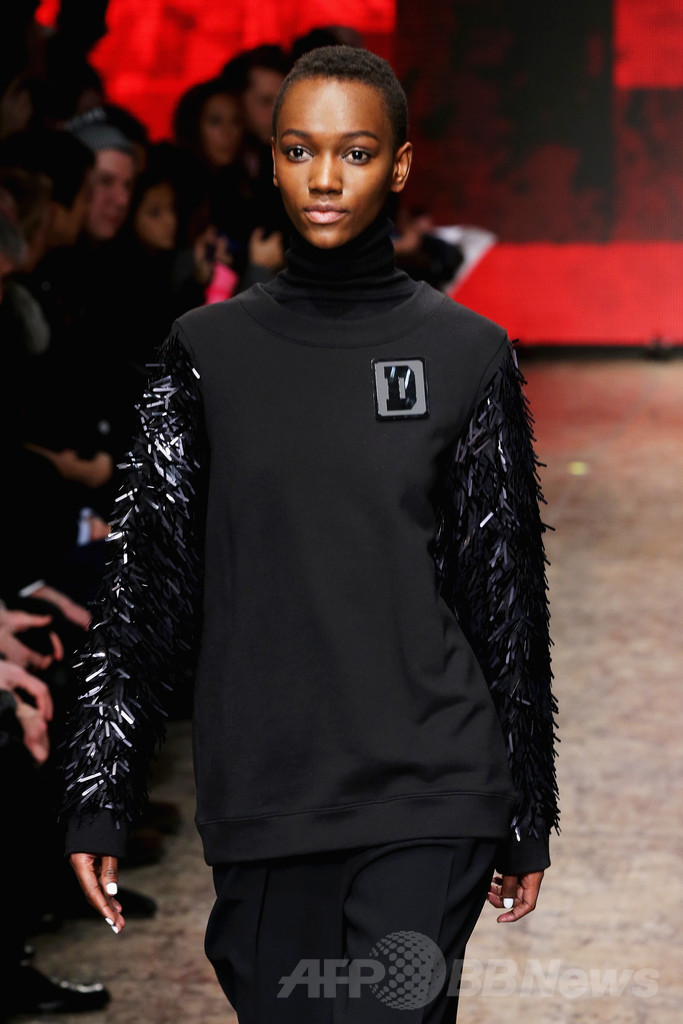 ＜14/15年秋冬NYコレクション＞DKNY