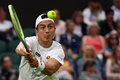 テニス、ウィンブルドン選手権、男子シングルス1回戦。リターンを打つライアン・ペニストン（2023年7月4日撮影）。(c)Adrian DENNIS/ AFP
