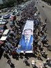 エジプト首都カイロ（Cairo）でデモを行うムハンマド・モルシ（Mohamed Morsi）前大統領支持派（2013年8月2日撮影）。(c)AFP/FAYEZ NURELDINE