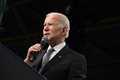 米ニューヨーク州ポキプシーで演説するジョー・バイデン大統領（2022年10月6日撮影）。(c)MANDEL NGAN / AFP