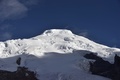 エクアドルのアンティサナ火山（Antisana volcano）山頂の雪（2014年11月26日撮影）。(c)AFP/