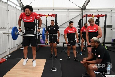 ラグビー日本代表がジムでトレーニング、5日にW杯サモア戦 写真6枚