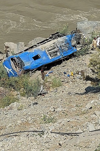 パキスタンでバス爆発、中国人ら12人死亡 「爆弾攻撃」と中国