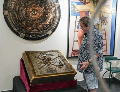 世界で「最も高価な書籍」フランスの美術館で盗難