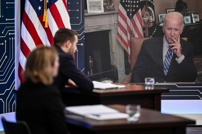 バイデン氏、「ほぼ」回復 コロナ治療継続