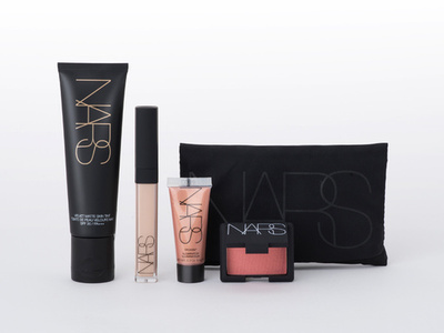 「ナーズ」夏顔をつくるベースメーキャップキット発売