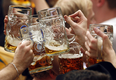 裁判所が運転手に「ビール祭中は酔っぱらいを予想して」 ドイツ