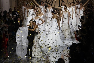 有名モデルも登場、「バルセロナ ブライダル・ウィーク」開催