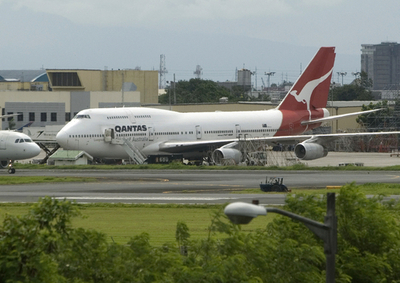 カンタス航空機事故、豪・比当局が原因調査
