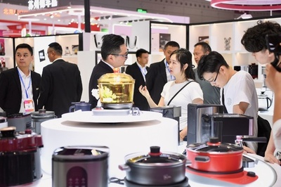 93.5%の若者が「小型家電で生活の幸福感が上がる」と回答