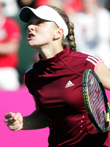 ロシア 第4試合でチャクベターゼが勝利しワールドグループ準決勝進出