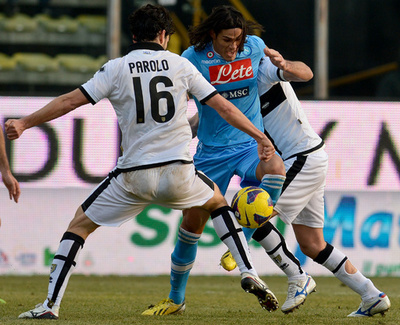 ナポリ、パルマに競り勝ち首位ユベントスに迫る