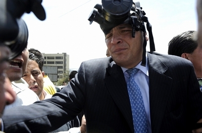 エクアドルで「クーデター未遂」、大統領一時軟禁